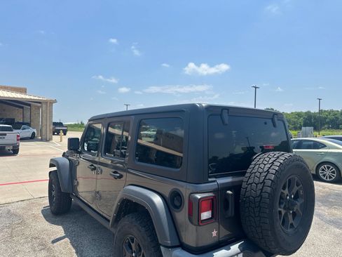 Used 2021 Jeep Wrangler Unlimited Sport AWD/4WD image 3