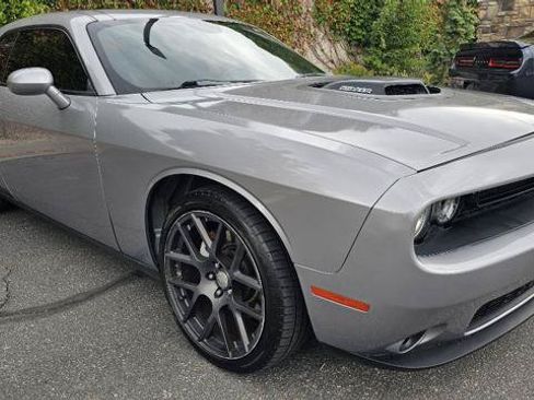Used 2016 Dodge Challenger R/T RWD image 3