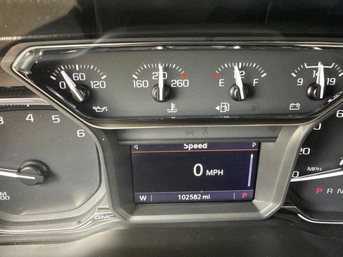 Used 2020 GMC Sierra 1500 SLT RWD image 25