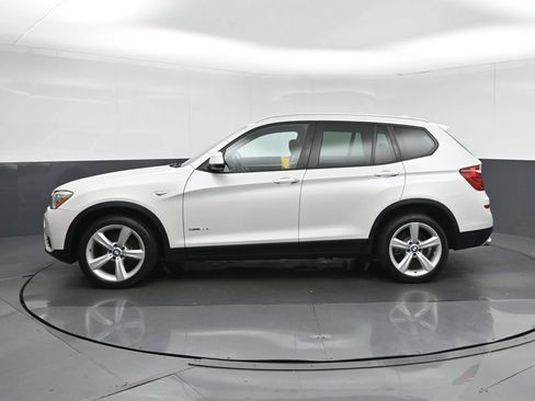 Used 2017 BMW X3 sDrive28i RWD image 4