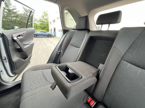 Used 2025 Toyota RAV4 XLE AWD/4WD image 26