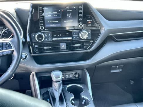 Used 2022 Toyota Highlander XSE image 18