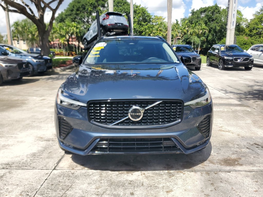 Certified 2024 Volvo XC60 B5 Core AWD/4WD image 2