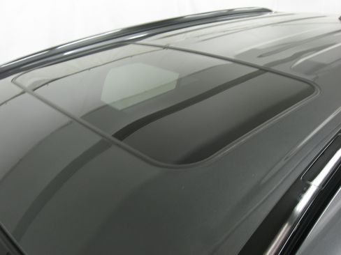 Used 2021 Toyota RAV4 XLE w/ Convenience Package image 23