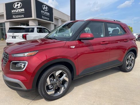 New 2025 Hyundai Venue Limited image 1