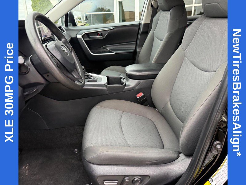 Used 2024 Toyota RAV4 XLE FWD image 16