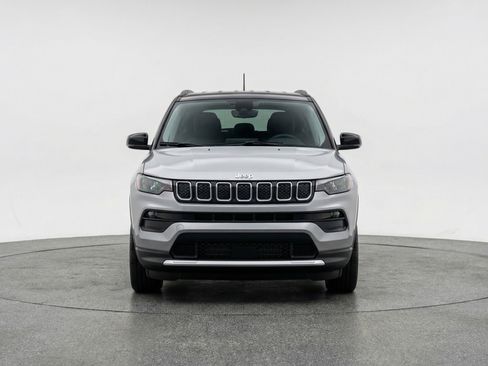 Used 2025 Jeep Compass Limited image 2