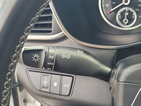 Used 2023 Genesis G70 2.0T image 16