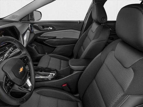 New 2025 Chevrolet Trax ACTIV w/ Sunroof Package image 6