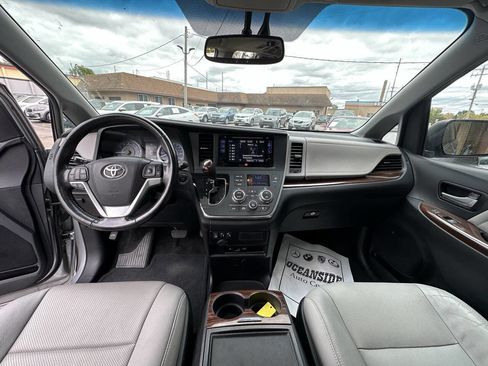 Used 2015 Toyota Sienna Limited Premium image 14