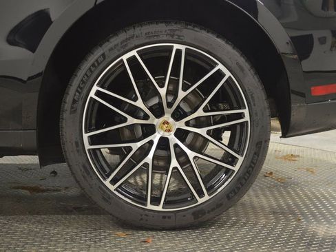 New 2026 Porsche Macan image 14