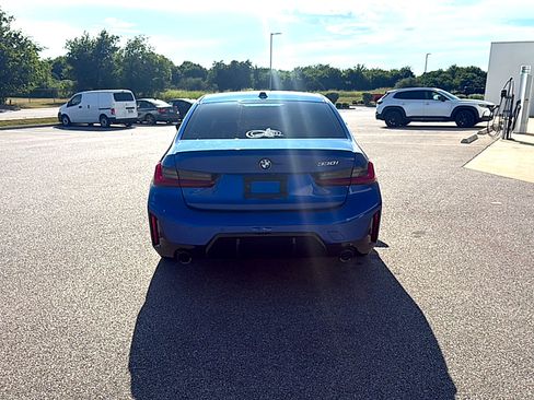 Used 2023 BMW 330i Sedan w/ M Sport Package RWD image 6