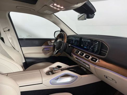 Used 2022 Mercedes-Benz GLS 450 4MATIC image 34