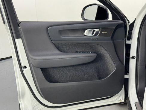 Used 2023 Volvo C40 P8 Recharge Ultimate w/ Protection Package Premier image 39