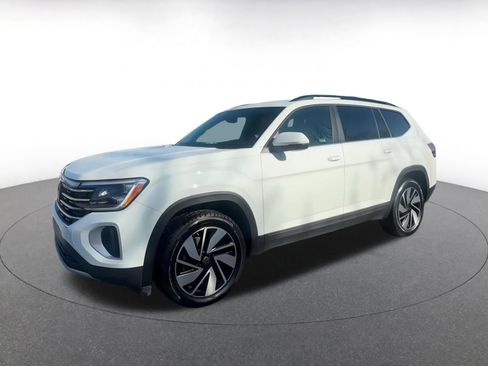 Used 2025 Volkswagen Atlas SE image 8