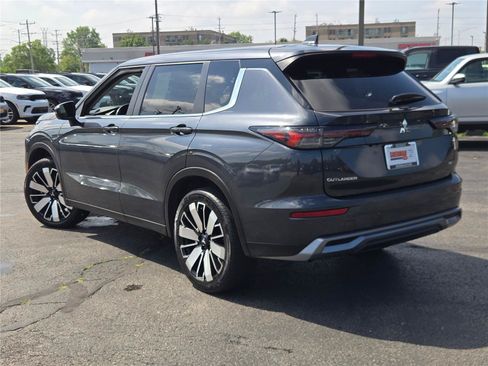 Used 2025 Mitsubishi Outlander SE AWD/4WD image 18