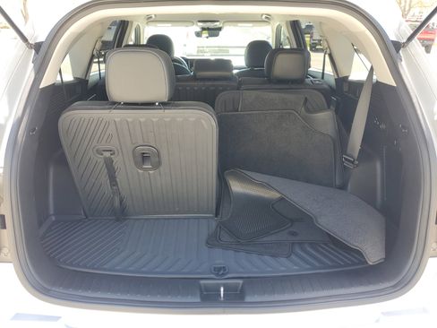 Used 2022 Kia Sorento S image 9