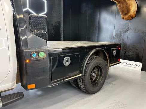 Used 2020 Chevrolet Silverado 3500 High Country w/ Technology Package image 7