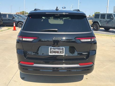 Used 2026 Jeep Grand Cherokee L Summit w/ Obsidian Package AWD/4WD image 4