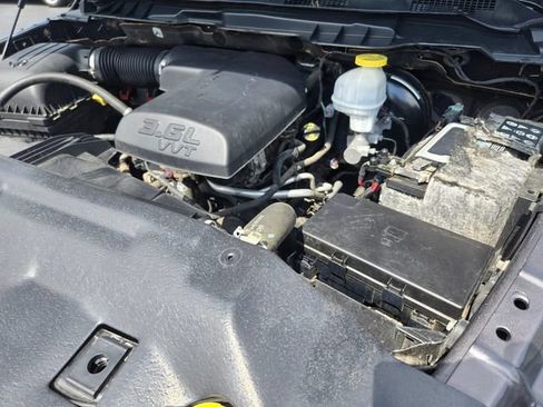 Used 2019 RAM 1500 Express AWD/4WD image 19