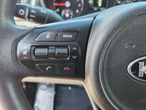 Used 2017 Kia Sorento LX image 25