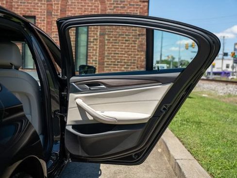 Used 2022 BMW 530i w/ Convenience Package RWD image 52