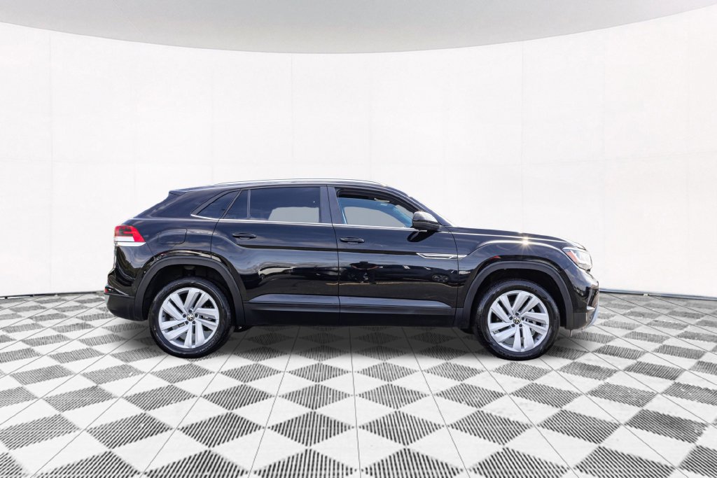 Certified 2023 Volkswagen Atlas Cross Sport SE w/ Panoramic Sunroof Package AWD/4WD image 10