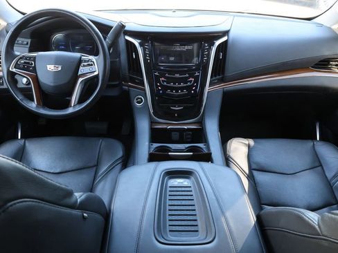 Used 2020 Cadillac Escalade Luxury image 13