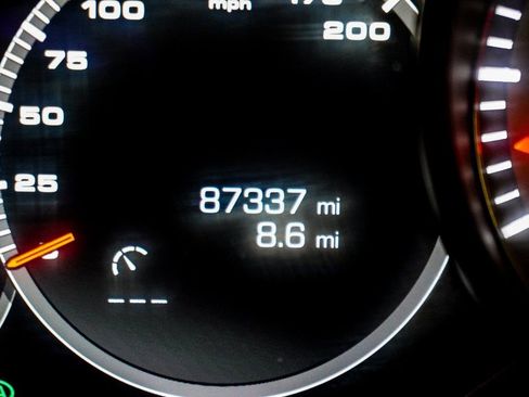 Used 2021 Porsche Cayenne Turbo image 57