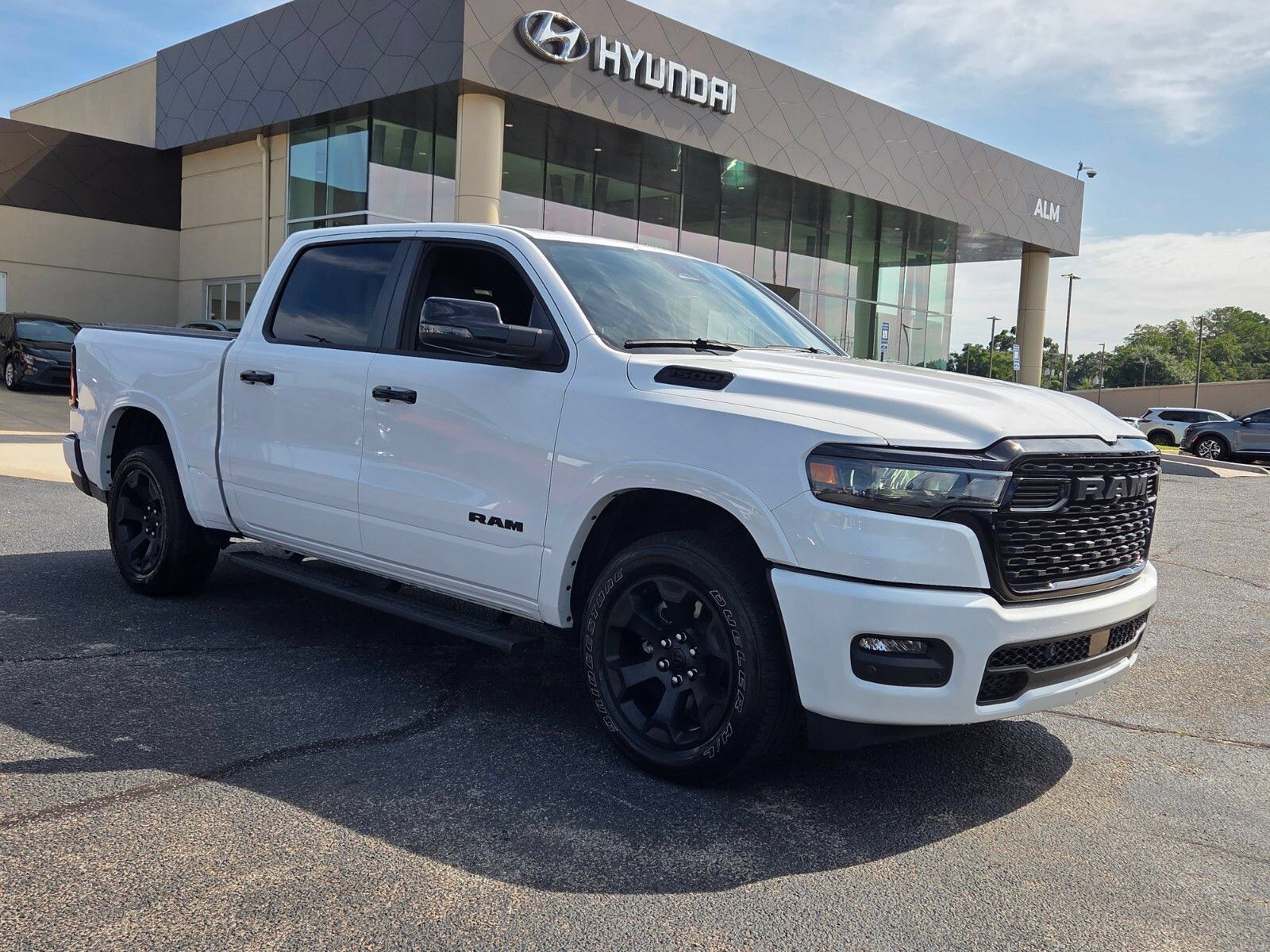 Used 2025 RAM 1500 Big Horn AWD/4WD image 1