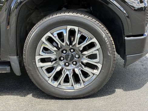 Used 2025 GMC Sierra 1500 Denali Ultimate AWD/4WD image 6
