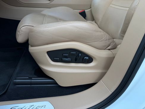 Used 2023 Porsche Cayenne Coupe image 11