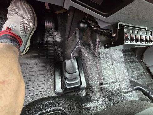 Used 2016 Ford F250 XL w/ Power Equipment Group image 19