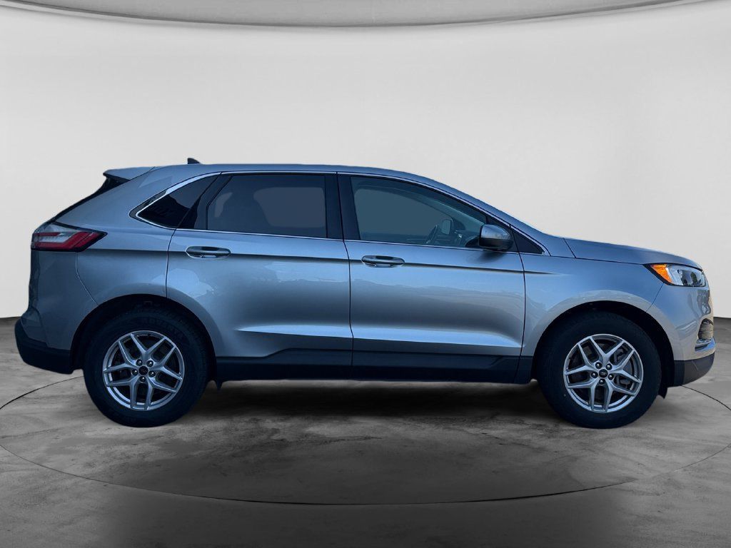 Used 2024 Ford Edge SEL AWD/4WD image 11