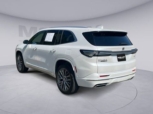 Certified 2025 Buick Enclave Avenir AWD/4WD image 3