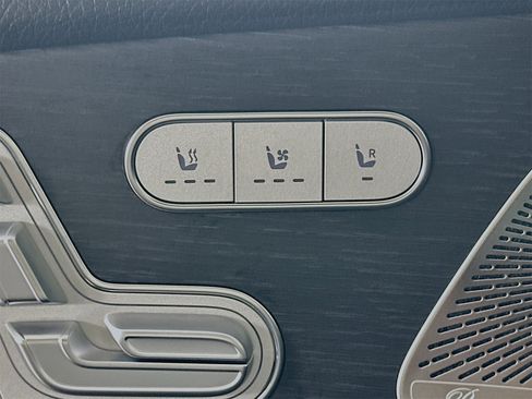 New 2026 Mercedes-Benz GLS 580 4MATIC image 22