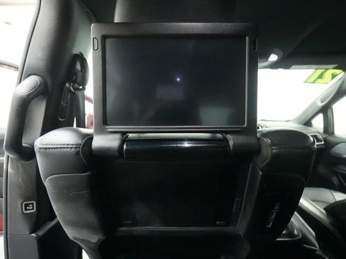 Used 2021 Chrysler Pacifica Touring-L w/ Uconnect Theater Family Group AWD/4WD image 21