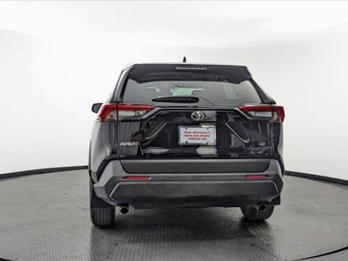 Used 2025 Toyota RAV4 LE FWD image 7