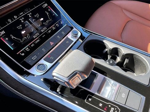 Used 2025 Audi Q8 Premium Plus w/ Premium Plus Package image 23