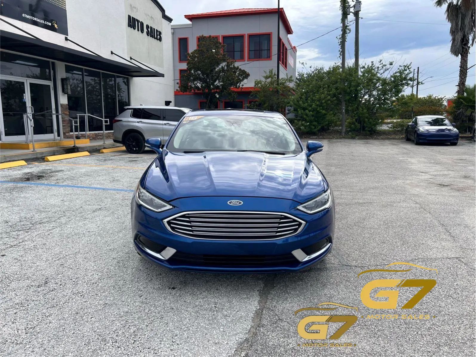 Used 2018 Ford Fusion SE w/ Fusion SE Technology Package FWD image 2