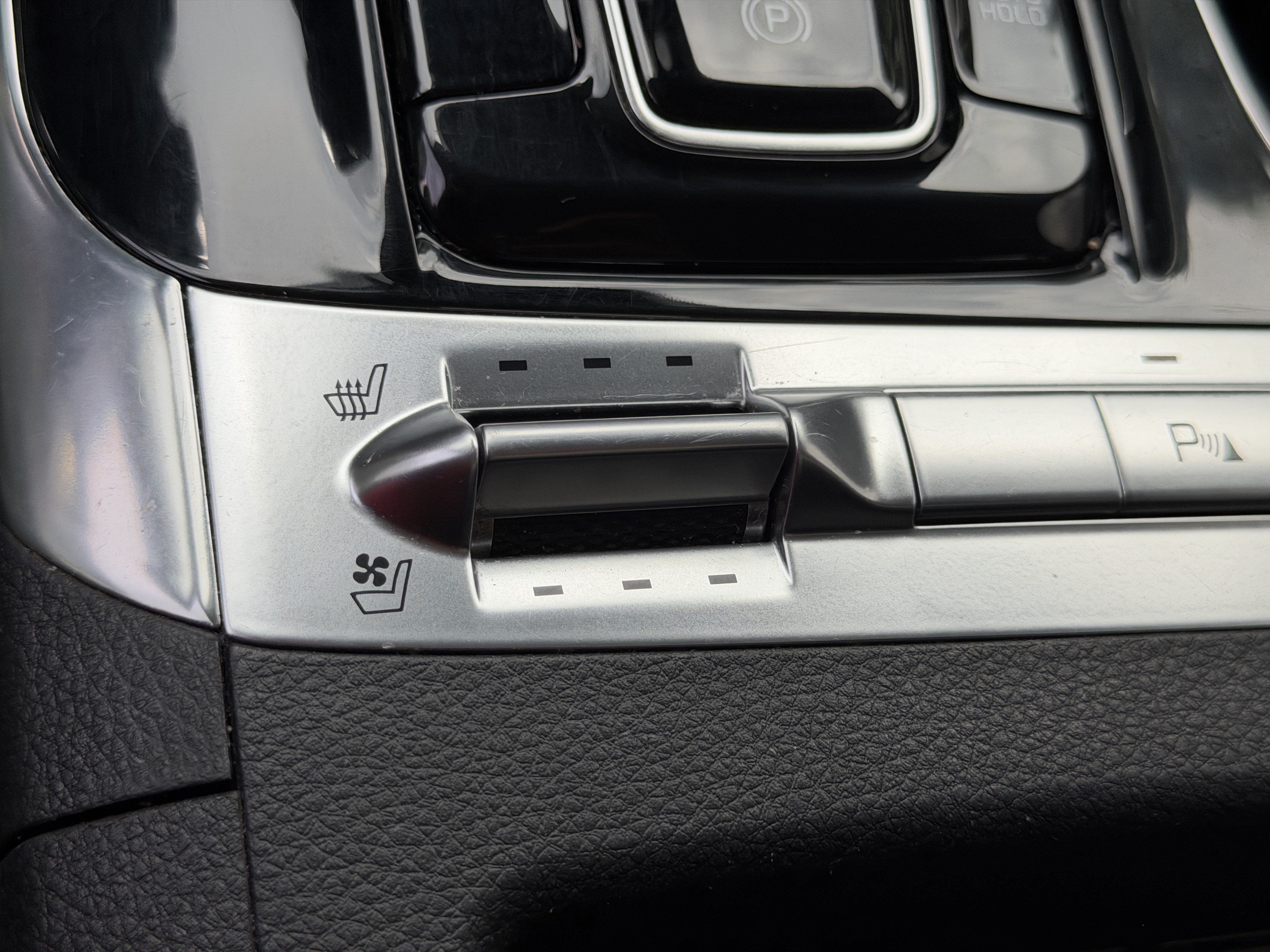 Used 2022 Kia Carnival SX FWD image 31