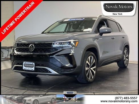 Used 2022 Volkswagen Taos SE image 4