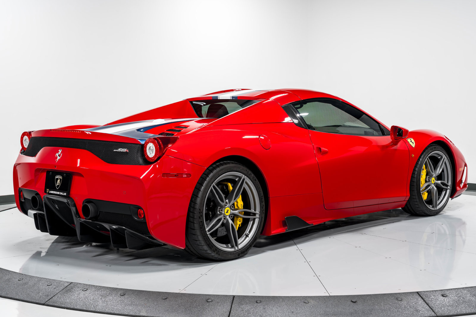 Used 2015 Ferrari 458 Speciale A RWD image 39