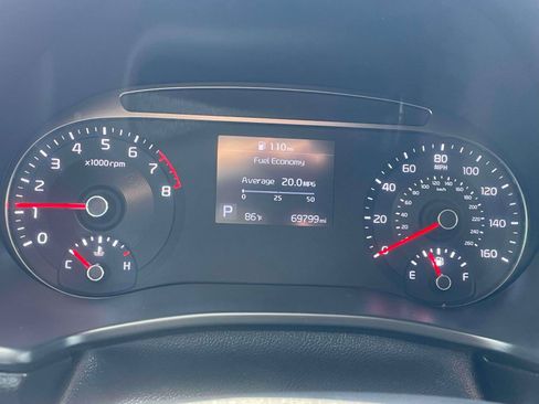 Used 2022 Kia Soul LX w/ Technology Package FWD image 9