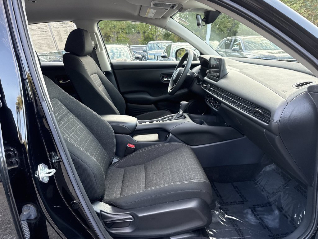 Used 2023 Honda HR-V LX image 25