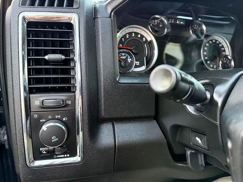 Used 2018 RAM 3500 Laramie image 34