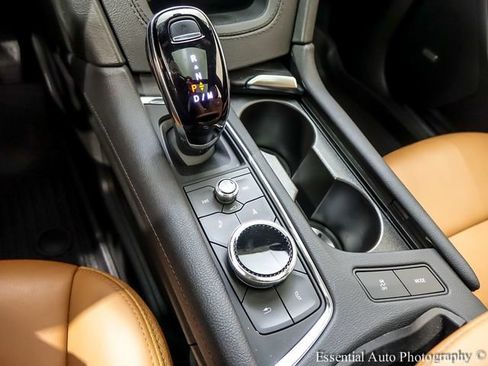Certified 2023 Cadillac XT5 Premium Luxury w/ LPO, Floor Liner Package AWD/4WD image 19