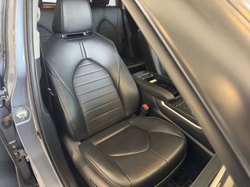 Used 2022 Toyota Highlander XLE image 14