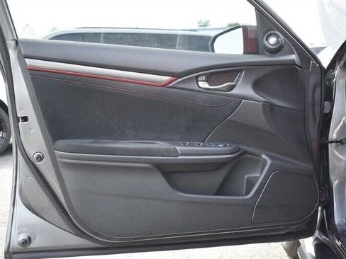 Used 2018 Honda Civic Type R image 11