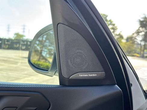 Used 2024 BMW X5 xDrive50e image 22